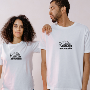 Camisetas blancas con logo 1